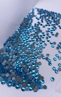 Стеклянные термоклеевые стразы DMC20-120 голубой